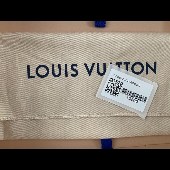 SOLD. Authentic LV cosmetic pouch from the Game on Collection! ♠️ ❤️ - Picture 3 of 10